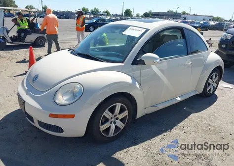 2006 Volkswagen New Beetle 2.5 from USA, damaged, VIN 3VWRW31C46M408794